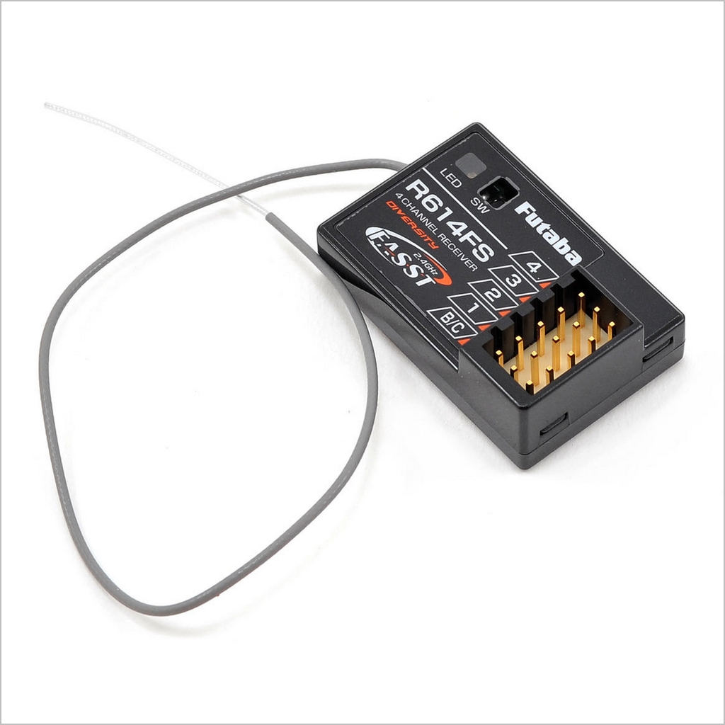Futaba CHALLENGER 4チャンネル Futaba 4PKS-R (Super R) 4 Channel 2.4 GHz FASST Radio Review